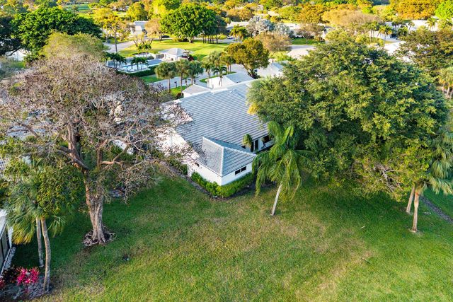 24 Cambridge Drive, Boynton Beach, FL 33436