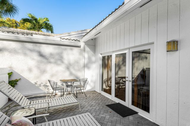 24 Cambridge Drive, Boynton Beach, FL 33436