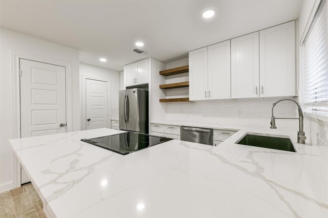 408 Christina Lane, Friendswood, TX 77546