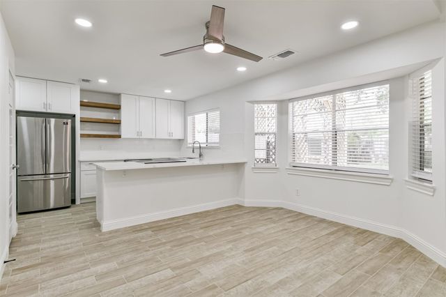 408 Christina Lane, Friendswood, TX 77546