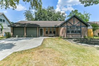 408 Christina Lane, Friendswood, TX 77546