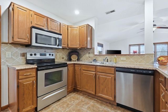 2736 Sweet Cider Road, Fort Wayne, IN 46818