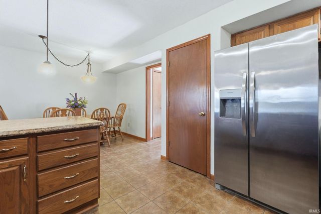 2736 Sweet Cider Road, Fort Wayne, IN 46818