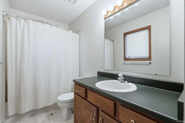 2736 Sweet Cider Road, Fort Wayne, IN 46818