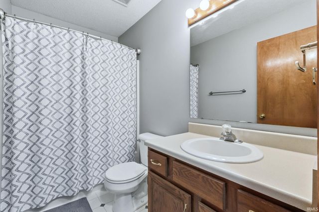 2736 Sweet Cider Road, Fort Wayne, IN 46818