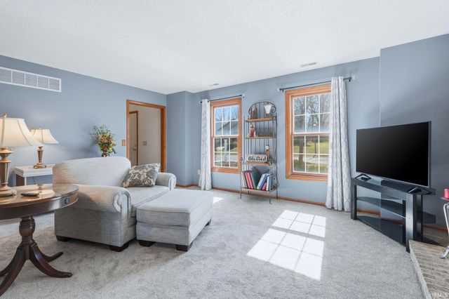 2736 Sweet Cider Road, Fort Wayne, IN 46818