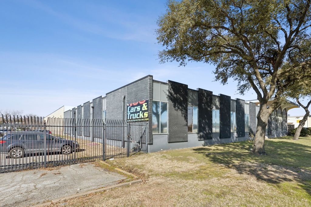 1365 Regal Row, Dallas, TX 75247