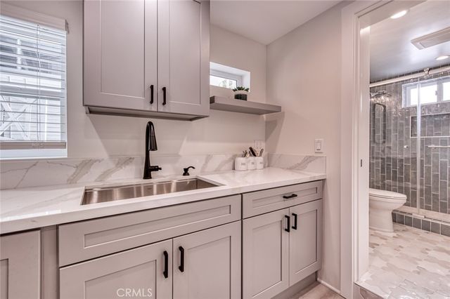 368 Oak C, Laguna Beach, CA 92651