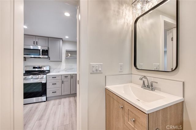 368 Oak C, Laguna Beach, CA 92651