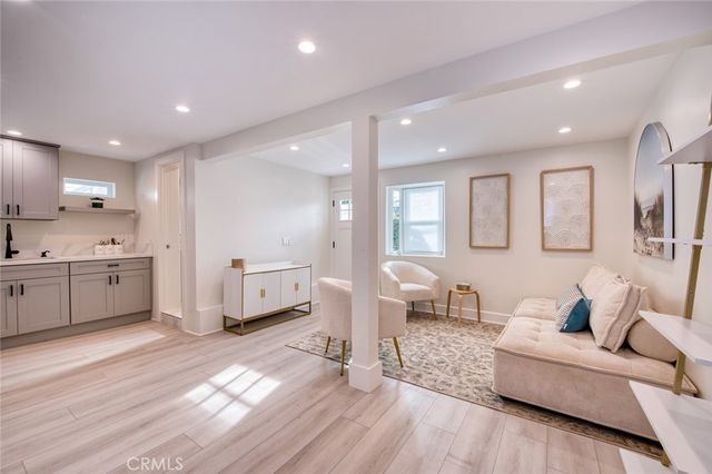 368 Oak C, Laguna Beach, CA 92651