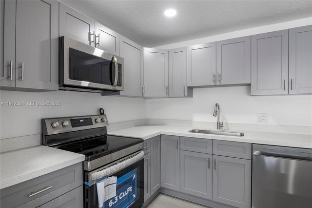 1750 NE 52nd Street, Fort Lauderdale, FL 33334