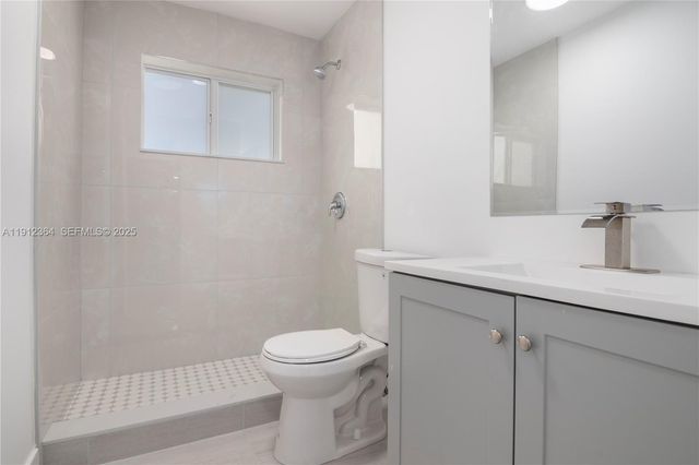 1750 NE 52nd Street, Fort Lauderdale, FL 33334