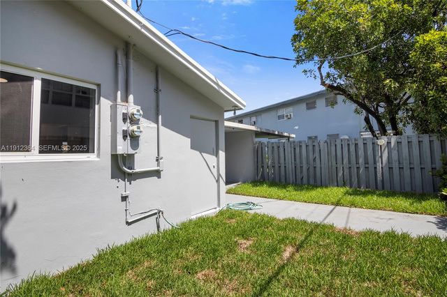1750 NE 52nd Street, Fort Lauderdale, FL 33334