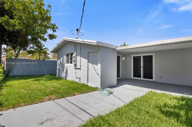 1750 NE 52nd Street, Fort Lauderdale, FL 33334