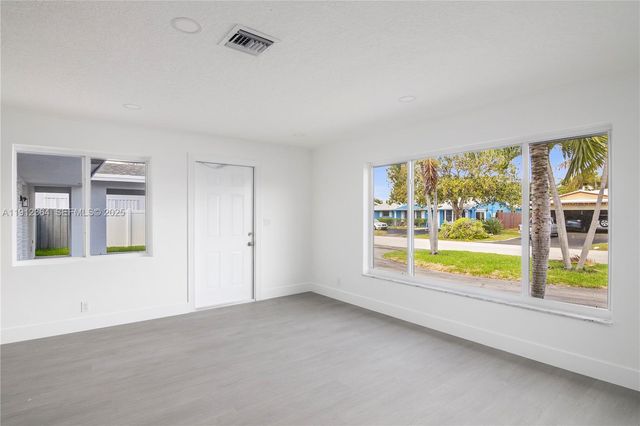 1750 NE 52nd Street, Fort Lauderdale, FL 33334