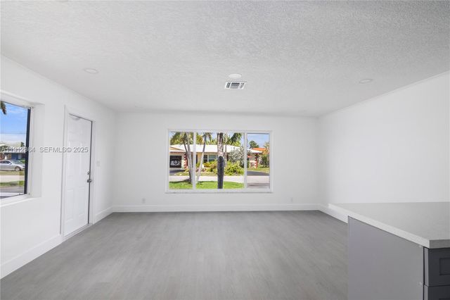 1750 NE 52nd Street, Fort Lauderdale, FL 33334