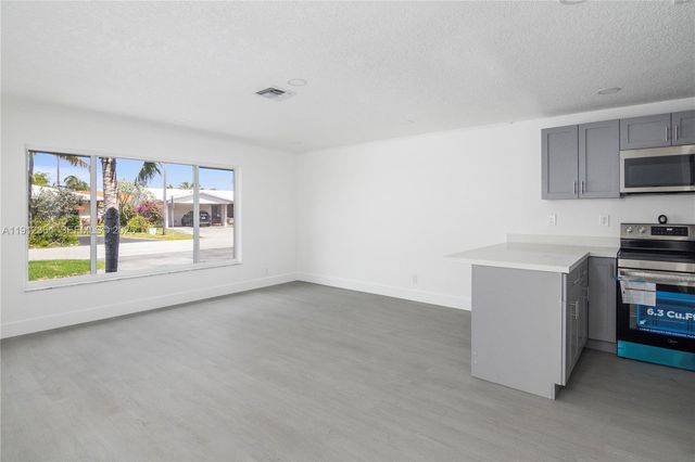 1750 NE 52nd Street, Fort Lauderdale, FL 33334