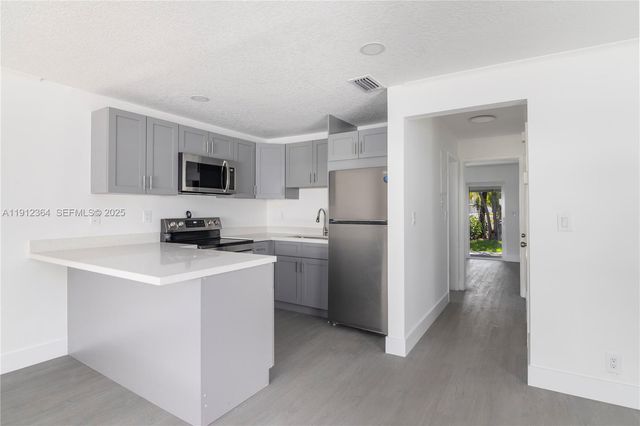 1750 NE 52nd Street, Fort Lauderdale, FL 33334
