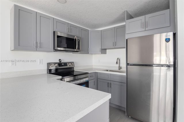 1750 NE 52nd Street, Fort Lauderdale, FL 33334