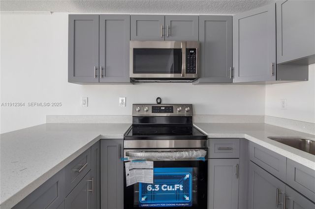 1750 NE 52nd Street, Fort Lauderdale, FL 33334