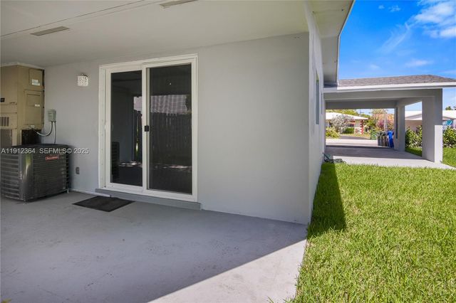 1750 NE 52nd Street, Fort Lauderdale, FL 33334