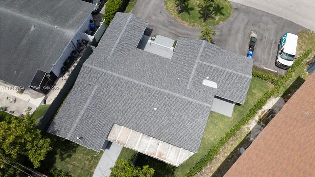 1750 NE 52nd Street, Fort Lauderdale, FL 33334