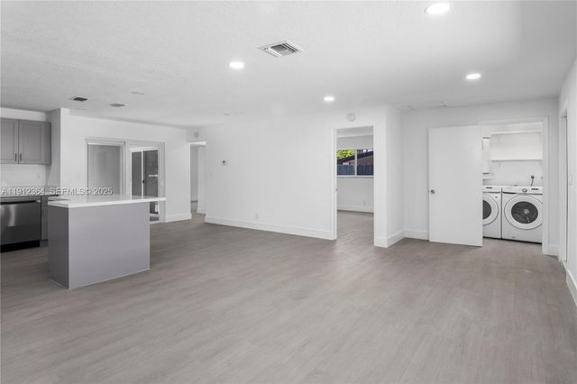 1750 NE 52nd Street, Fort Lauderdale, FL 33334