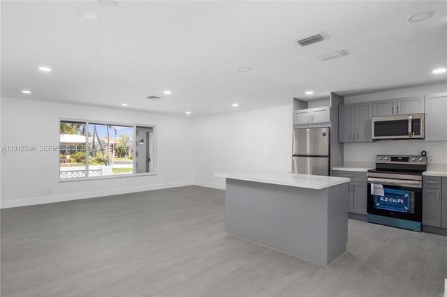 1750 NE 52nd Street, Fort Lauderdale, FL 33334