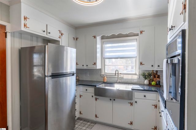 806 South B Street, Easley, SC 29640