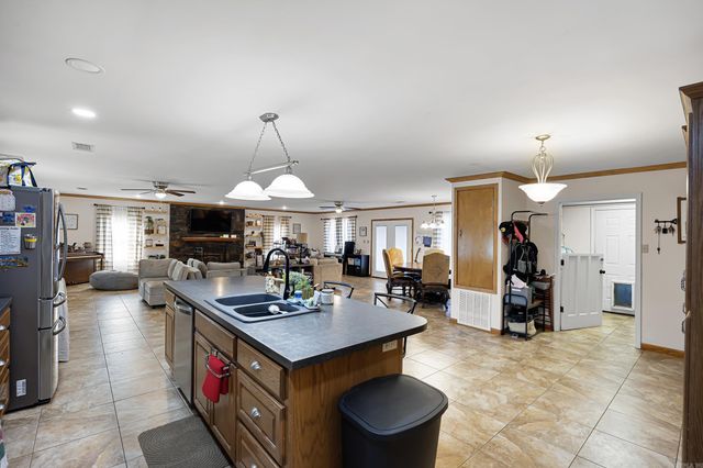 806 Avenue 8 SE, Atkins, AR 72823