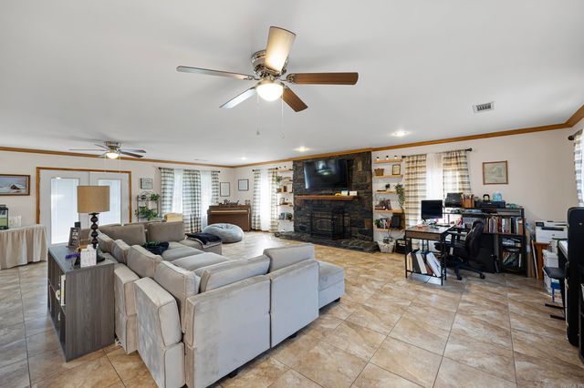 806 Avenue 8 SE, Atkins, AR 72823