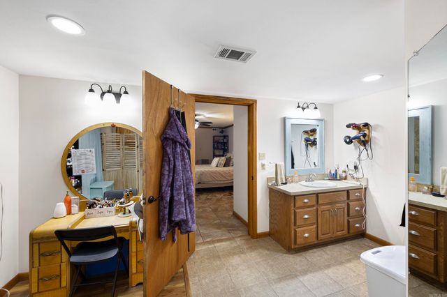 806 Avenue 8 SE, Atkins, AR 72823