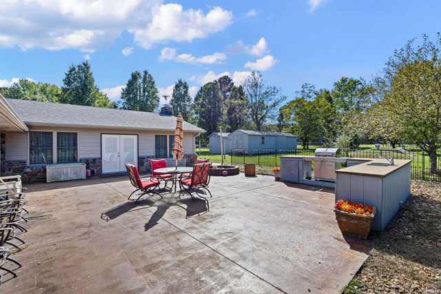 806 Avenue 8 SE, Atkins, AR 72823