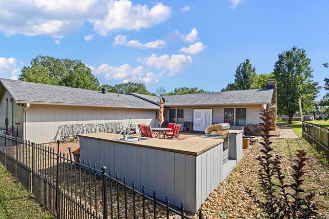 806 Avenue 8 SE, Atkins, AR 72823