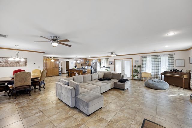 806 Avenue 8 SE, Atkins, AR 72823