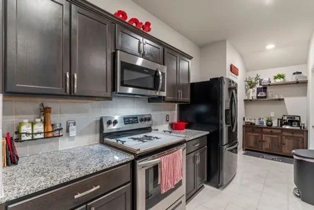 905 Decker Drive, Fate, TX 75189