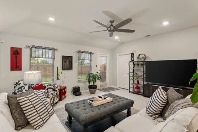 905 Decker Drive, Fate, TX 75189