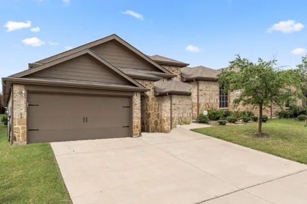 905 Decker Drive, Fate, TX 75189