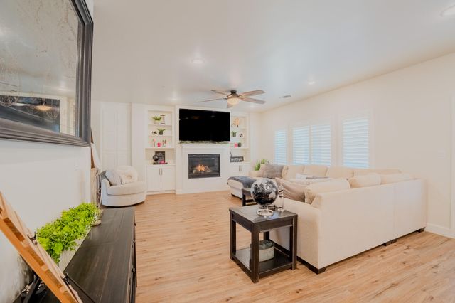 1921 Catahoula Court, Paso Robles, CA 93446