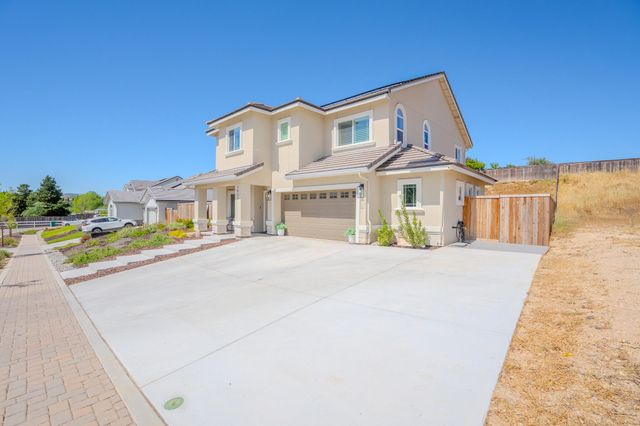 1921 Catahoula Court, Paso Robles, CA 93446