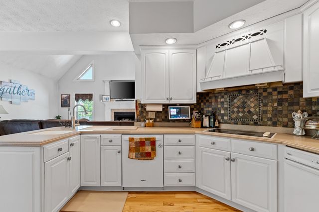 43 Hickory Drive, Barboursville, WV 25504