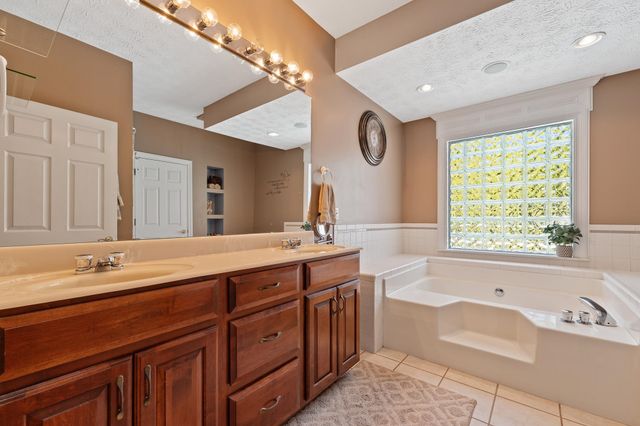 43 Hickory Drive, Barboursville, WV 25504