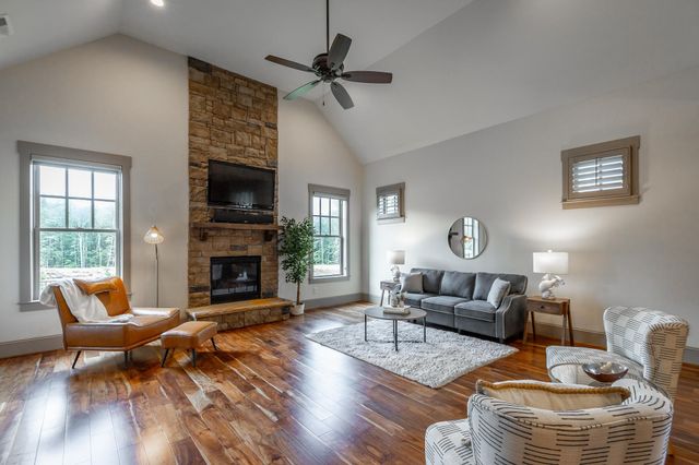 3629 Scarlet Maple Court, Signal Mountain, TN 37377