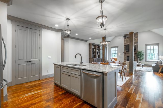 3629 Scarlet Maple Court, Signal Mountain, TN 37377