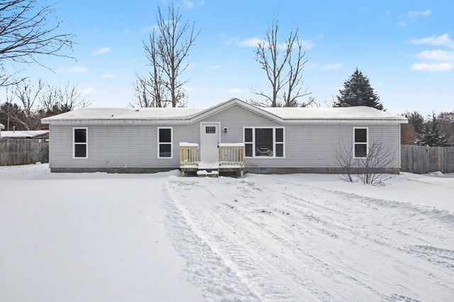 5900 E 36th Street, White Cloud, MI 49349