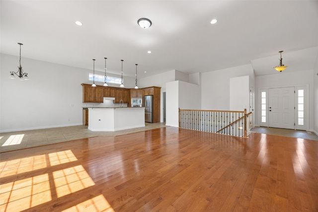 201 Teakwood Lane, Cedar Rapids, IA 52402