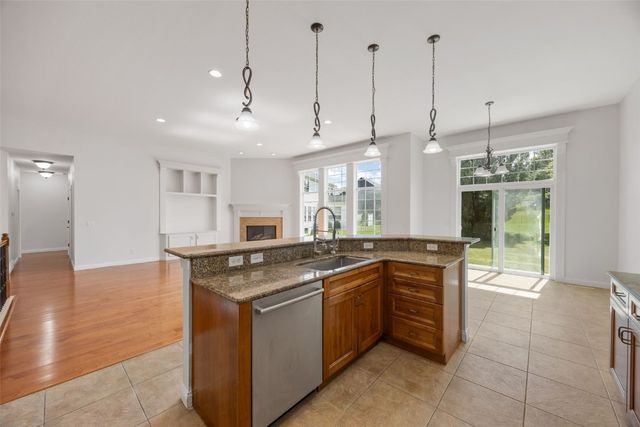 201 Teakwood Lane, Cedar Rapids, IA 52402