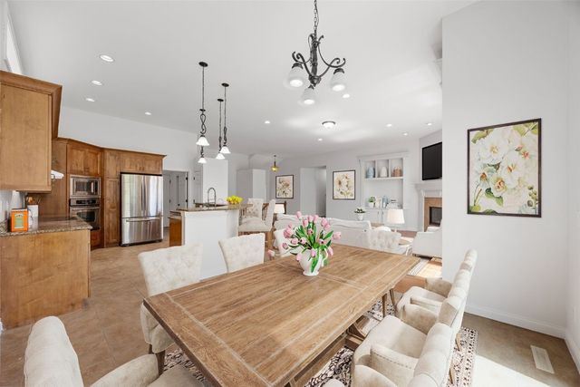 201 Teakwood Lane, Cedar Rapids, IA 52402