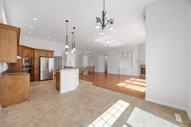 201 Teakwood Lane, Cedar Rapids, IA 52402