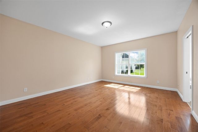 201 Teakwood Lane, Cedar Rapids, IA 52402